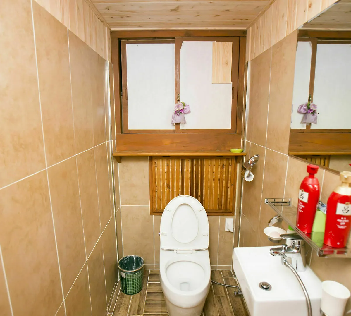 Bukchonmaru Hanok Guesthouse Seoul